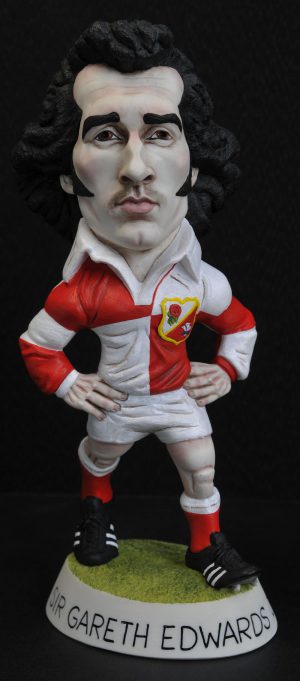 9" Sir Gareth Edwards CBE Quartered Kit *4-5 week delay*